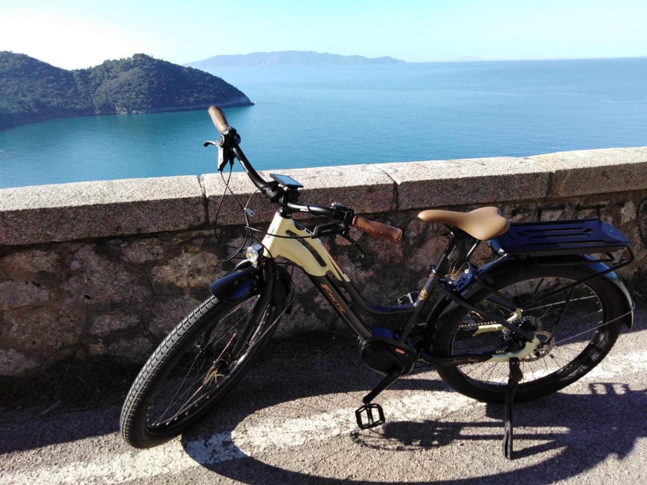 Bike&Boat Argentario Hotel Porto Santo Stefano  Buitenkant foto